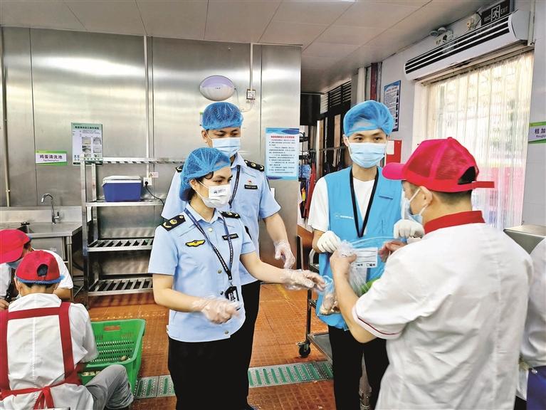 高考圆满收官 感谢他们护航-宝安湾