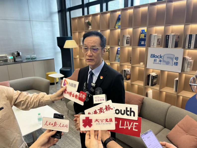 冯2.jpg