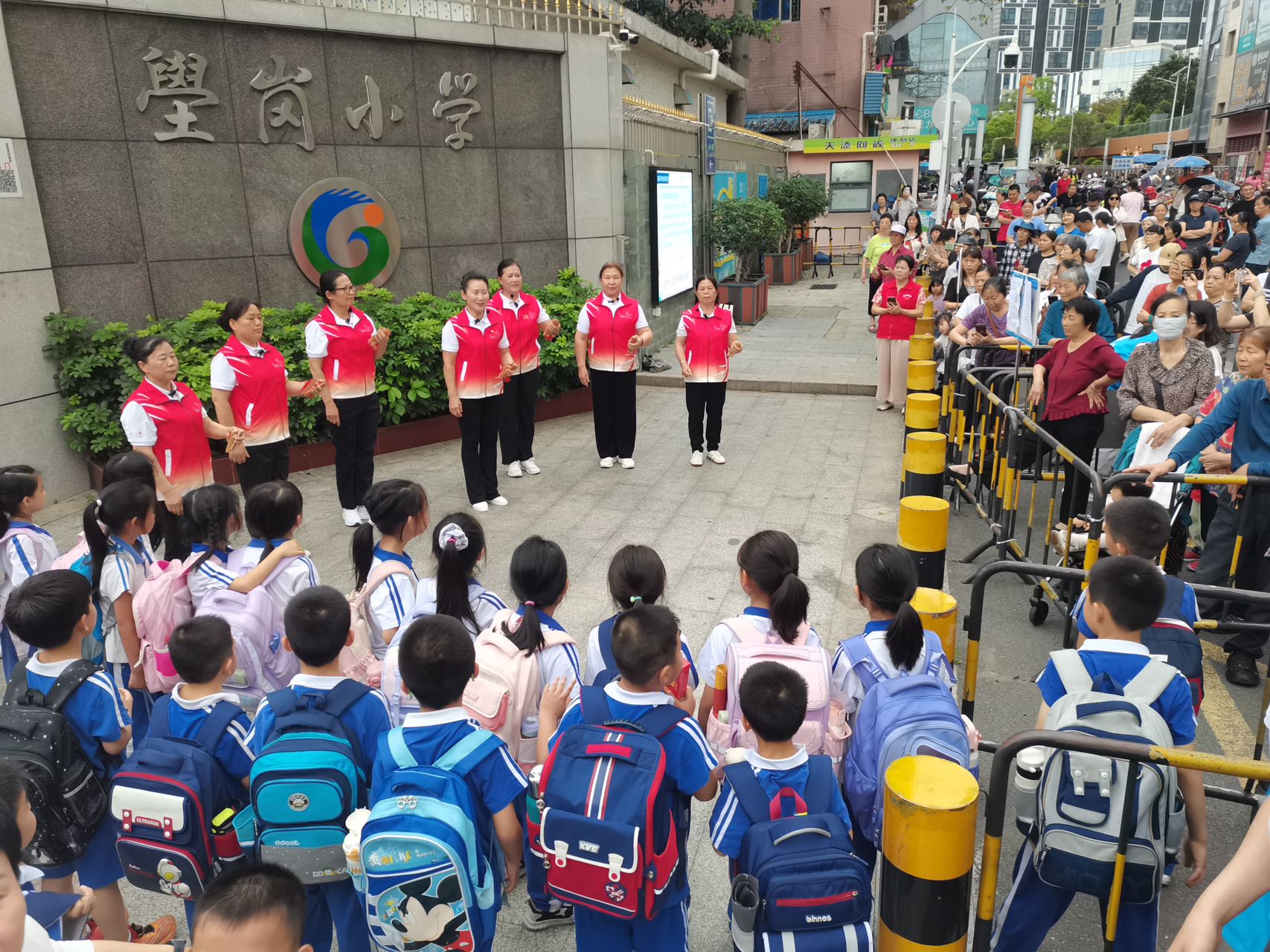 快板快闪齐上阵!沙井壆岗社区把电动车安全唱到居民心坎里-宝安湾