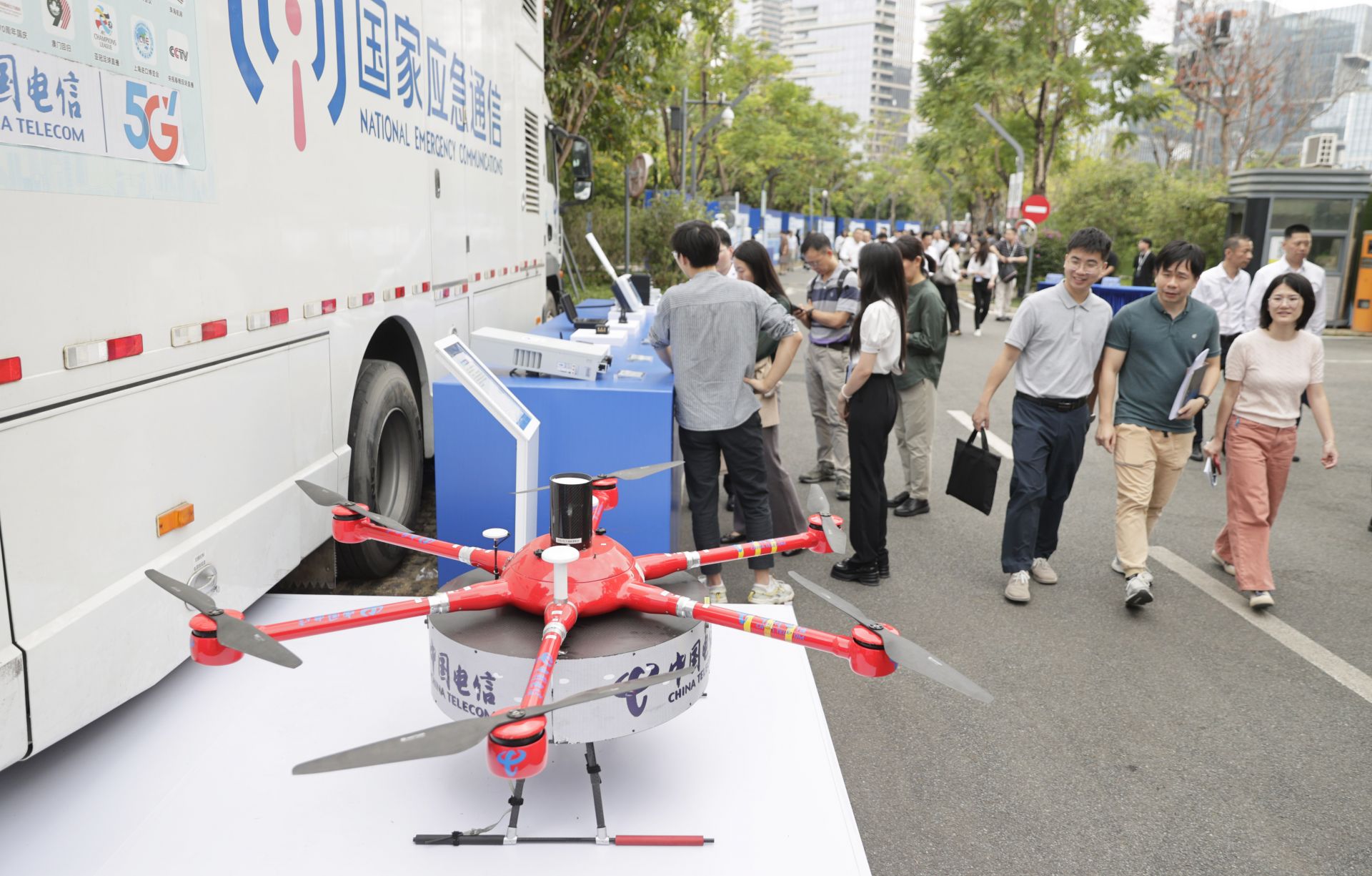 深圳召开低空经济基础设施高质量建设启动会，至2026年全市将建成1200个以上低空起降点-宝安湾