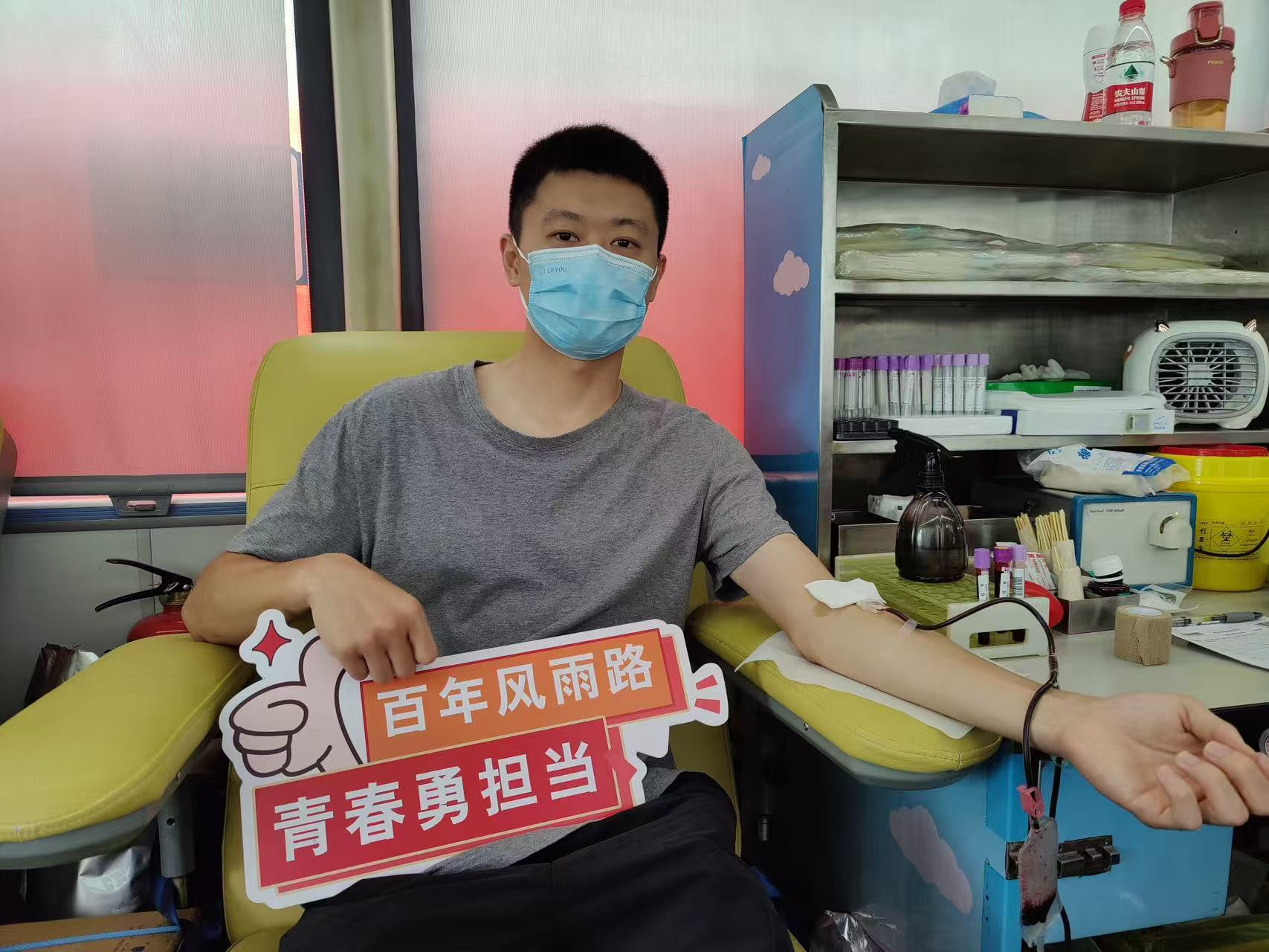 献血显担当！光明15名民兵无偿献血