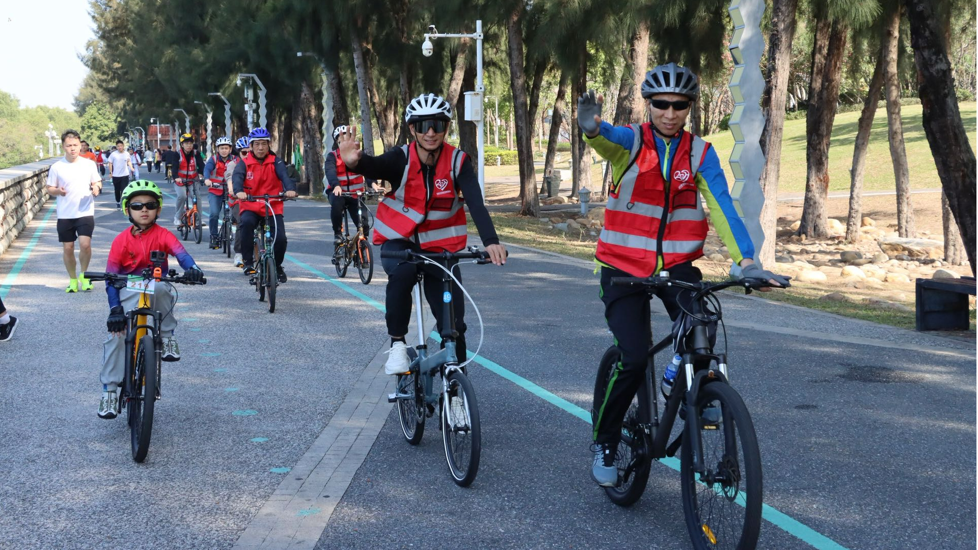 “骑”心协力，为爱续航！宝安这场健康公益骑行活力拉满