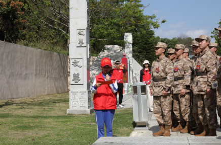 向英雄看齐！光明区预定新兵赴白花洞革命烈士纪念碑接受洗礼