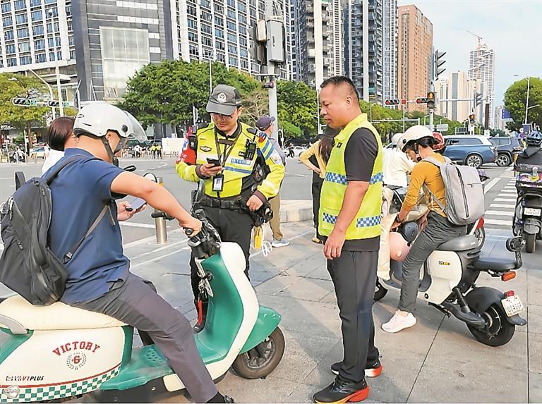 新安街道持续开展电动自行车交通秩序专项整治行动 严查非机动车违法 守护市民出行安全