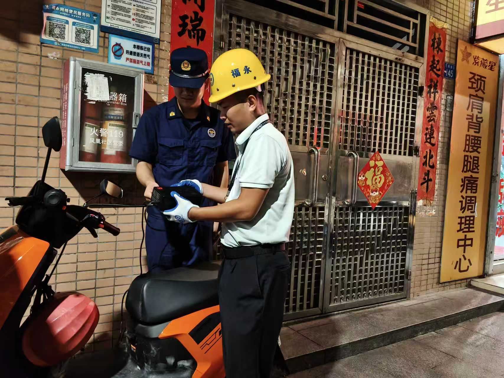 福永网格员“双节”在岗巡查，守护居民安全