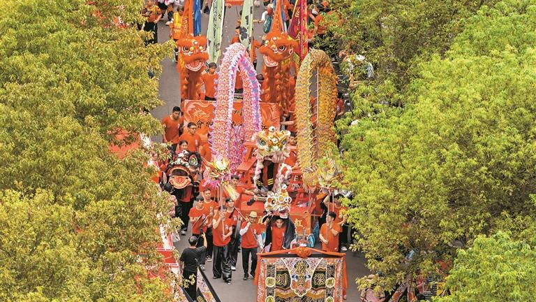 大湾区城市群巡游方阵共赴“三月三”之约