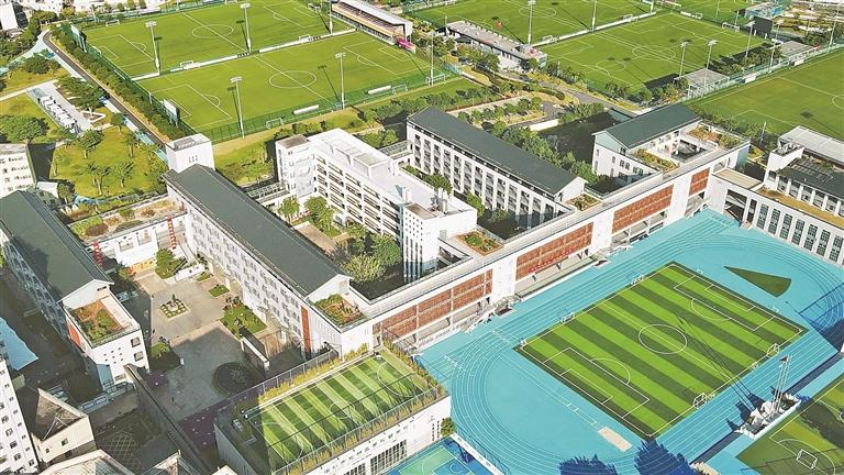 李松蓢学校坚持“健康第一”理念，打通校内校外育人场域，构建多维度育人体系