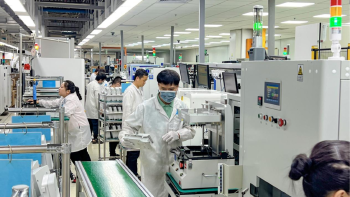 宝企伟创力人机协同 开足马力赶订单