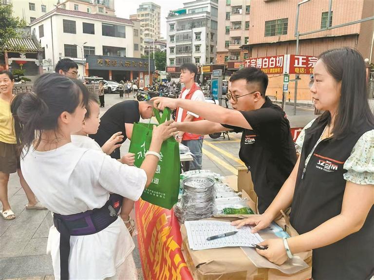光明区开展专项整治行动营造整洁有序安全城市环境