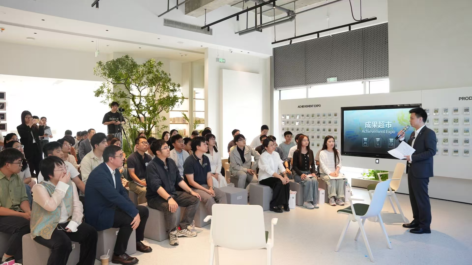 “X-CASA”打造人才“强磁场”， 光明区首个街道级人才服务阵地启用