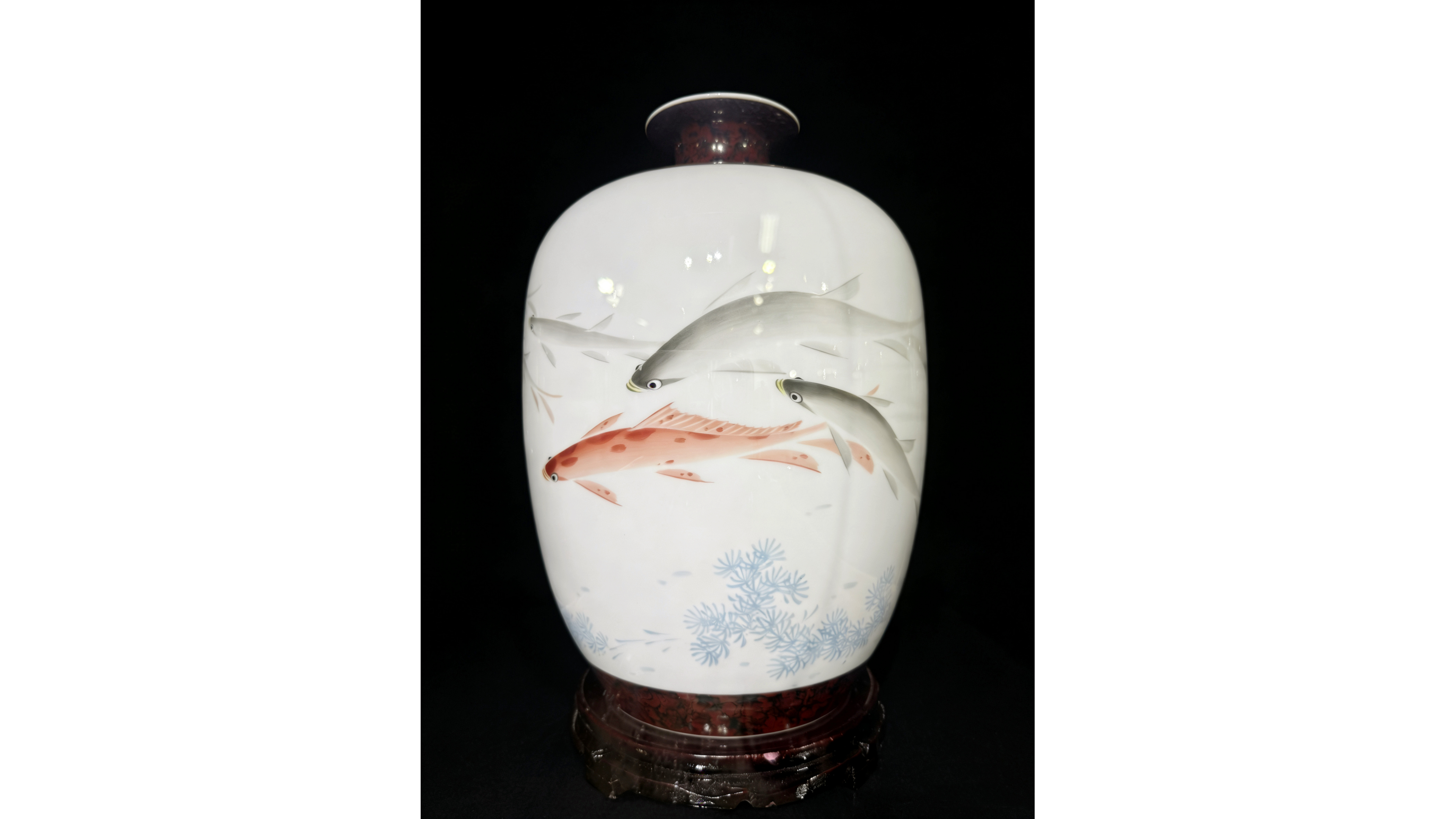 “瓷画鱼王”陈庆长《年年有鱼》亮相宝安