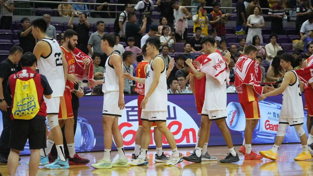 单节净胜20分！广东全运男篮大胜黑山队，主帅杜锋宝体过生日
