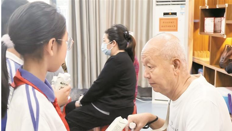 玉塘职康日照中心老少同堂过重阳