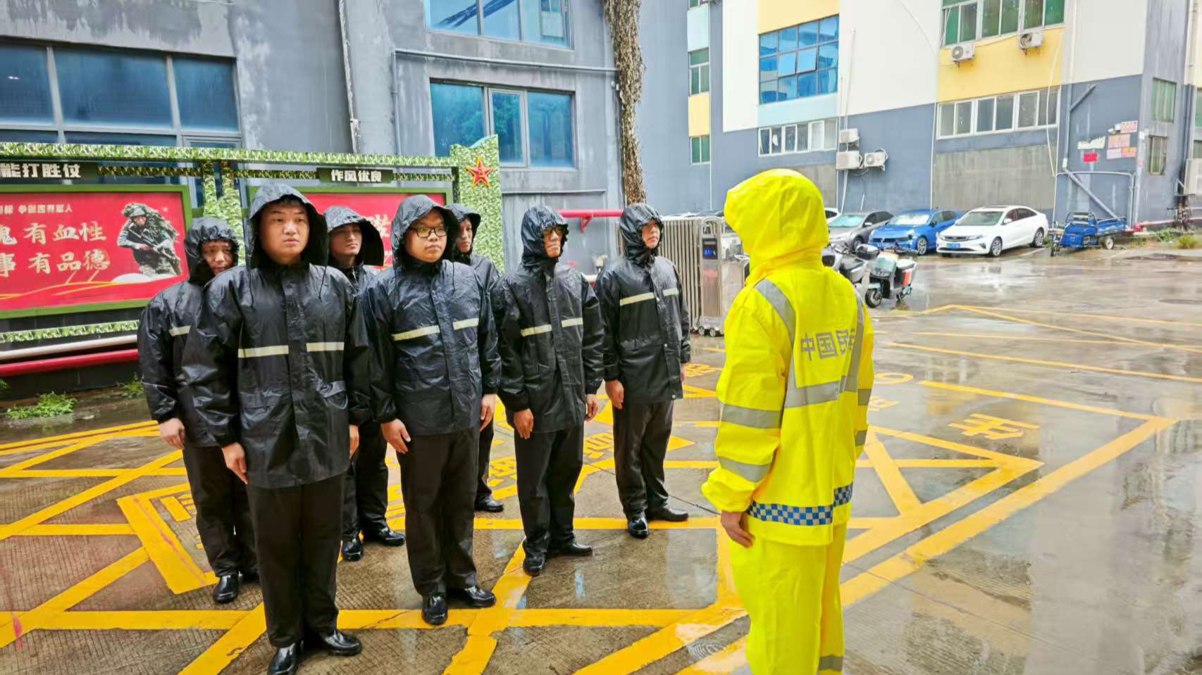 迎战台风“塔巴” 福海民兵巡查排险守护民生安全