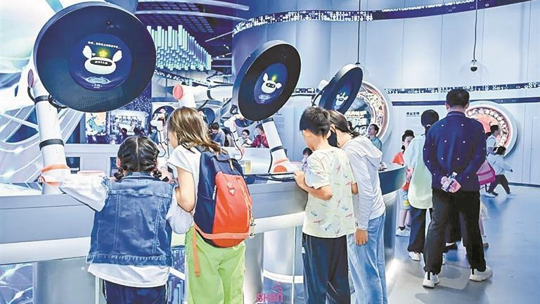 深圳科技馆迎来第100万名游客