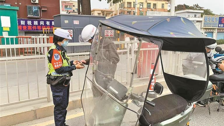宝安交警多措并举护航市民平安团圆路