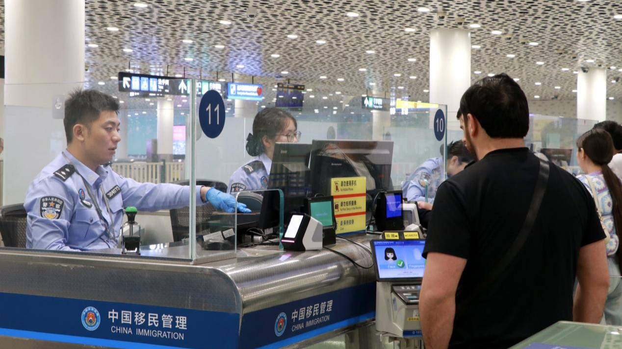 入境游持续火爆 一季度经深圳机场口岸免签入境外国人增长超六成