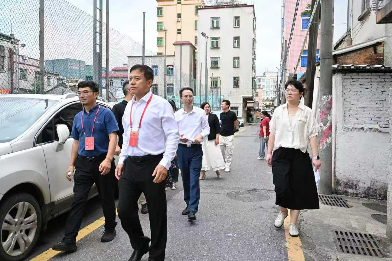 宝安区“文明观察团”行走福永福海，助力城市环境秩序提升