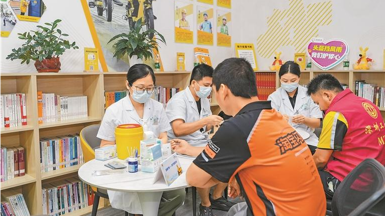 19名新任骑手工会代表上岗！民治街道总工会启动“十大关爱行动”