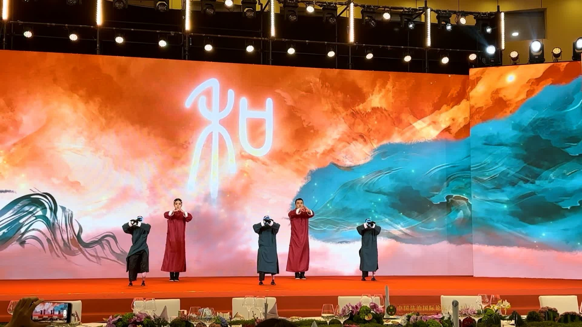 宝安青年导演魏以诺团队硬核创作，“出圈”中国法治国际论坛