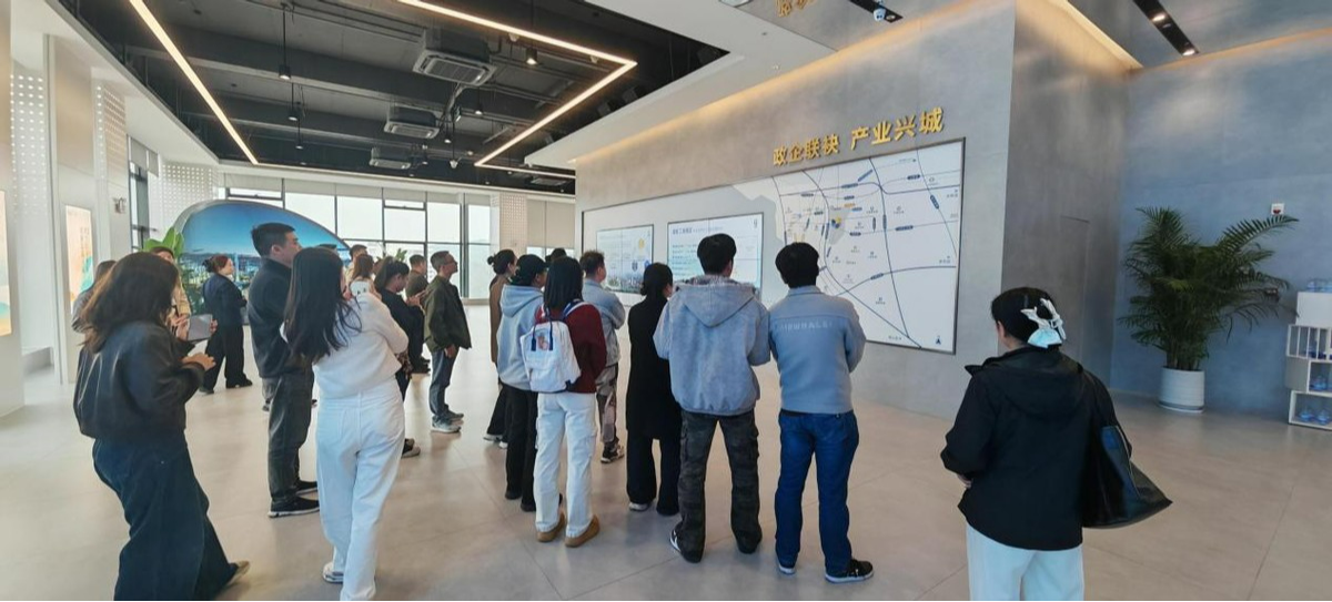 新桥街道开展“红帆领航·链聚新程”商企共建活动