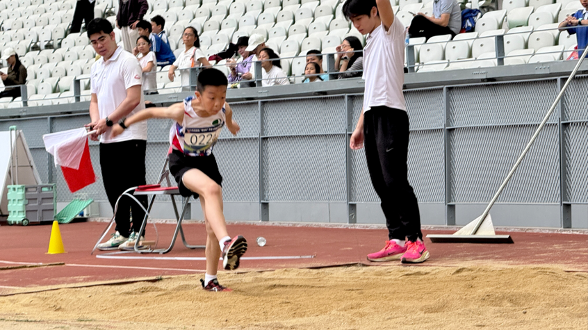 516名少年同场竞逐！宝安“体彩杯”田径锦标赛开赛