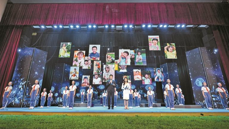 争做立德树人的新时代“大先生”！龙华区举行第42个教师节庆祝活动