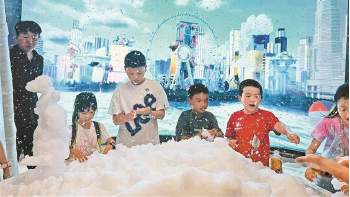 宝安展馆人气旺！采购商、小朋友都喜欢