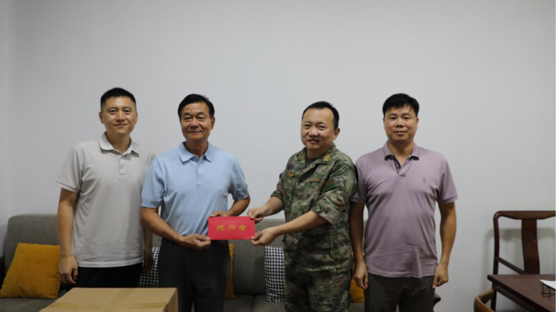 光明区人武部走访慰问辖区重点优抚对象