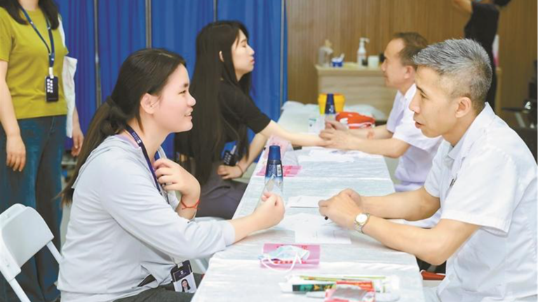 健康宝安暖企护航 母亲行动守护安康