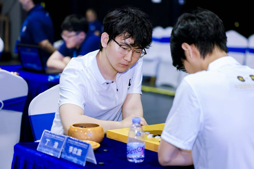 本赛首轮世界冠军半数出局！第六届“湾区杯”大棋士赛12月宝安再燃战火