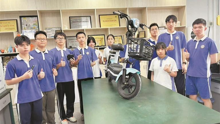 光明区高级中学学子斩获两项大奖，剑指国赛！