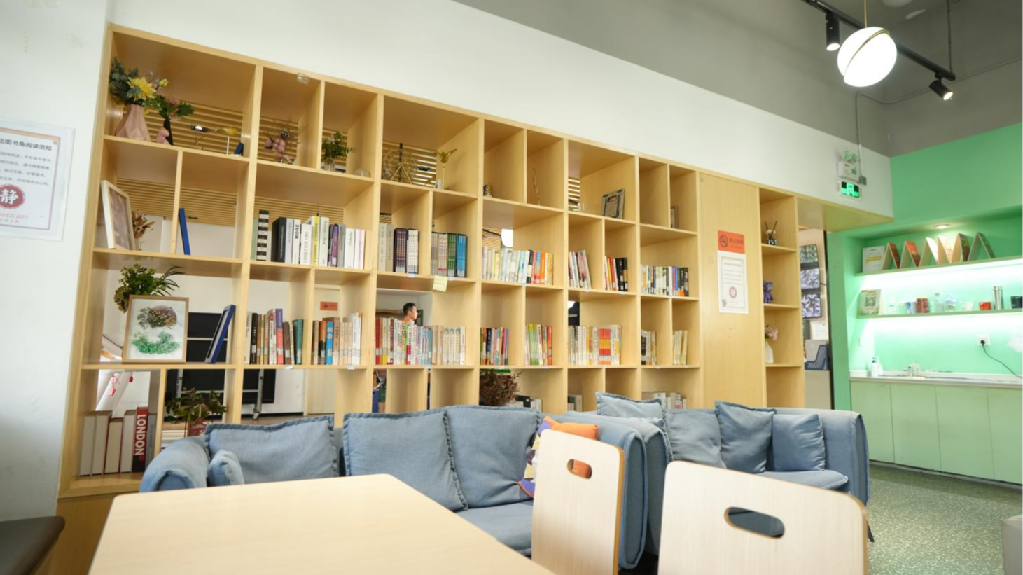 宝安“来深第一栈”登上《人民日报》