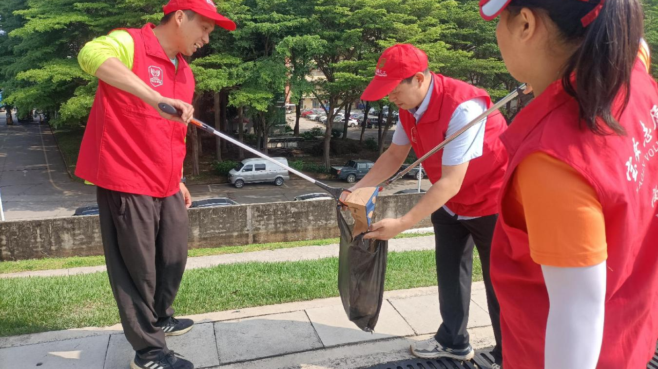 每周相约立新湖！福海一抹“志愿红”筑牢生态与安全双重防线