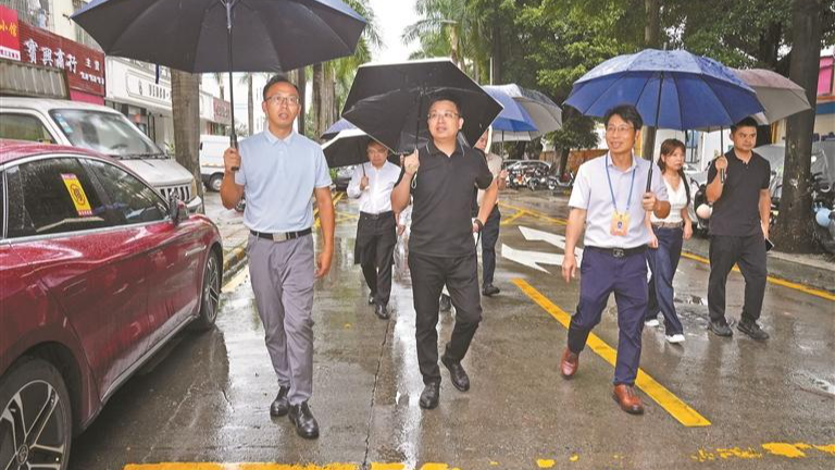 宝安区“文明观察团”走进新安西乡，问诊城市环境秩序整治