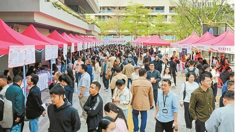 宝安月薪6万元招工程师 会AI成“加分项”