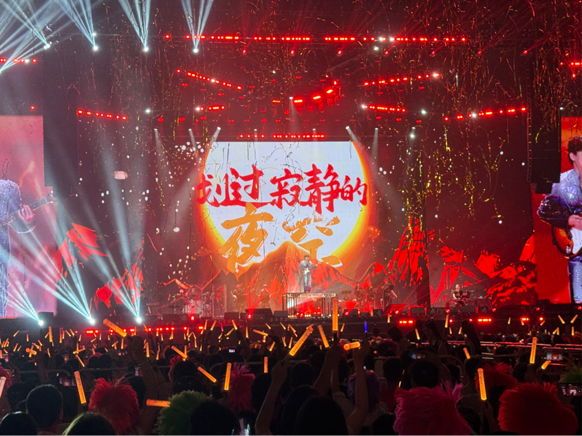 六哲深圳站唱响宝安，歌迷点赞暖心观演体验！