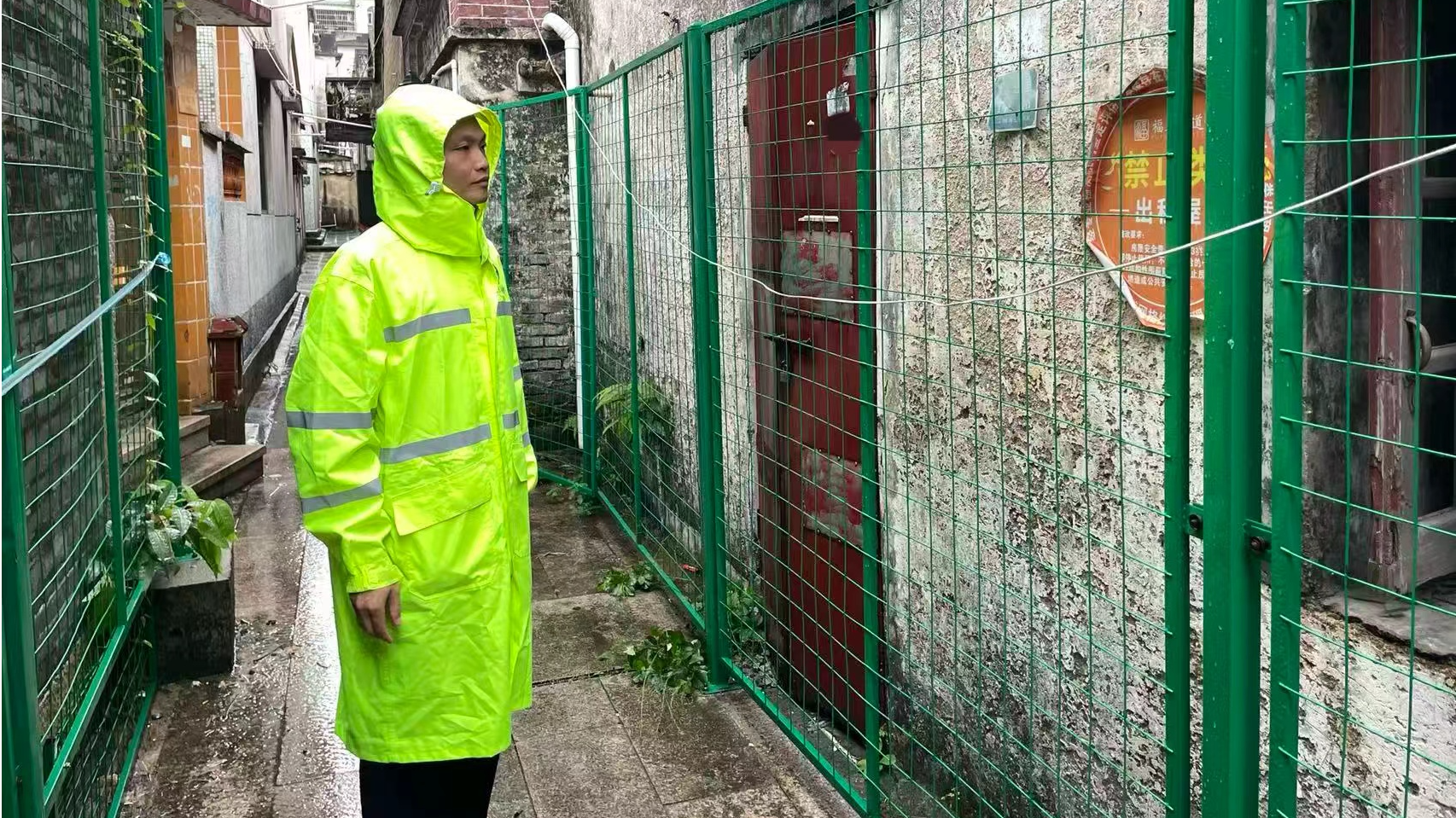 福永网格雨巡出击 筑牢汛期安全堤