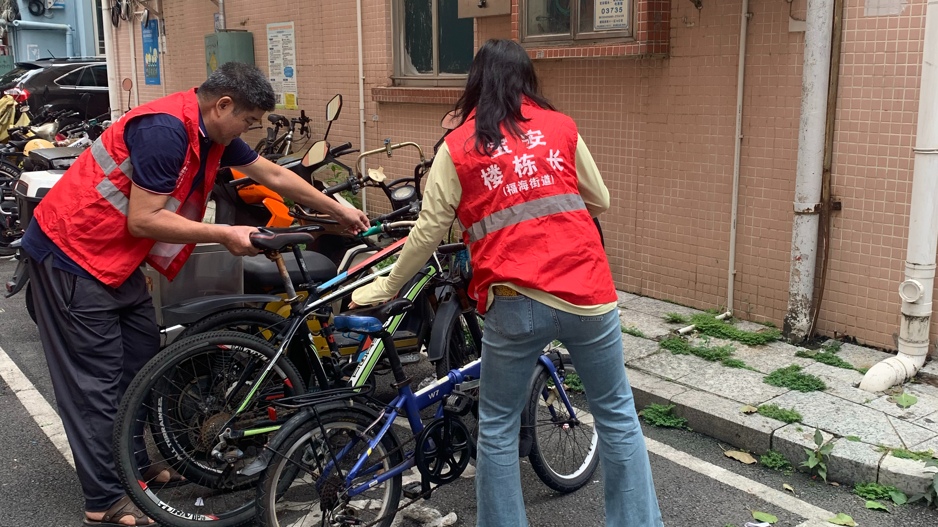 提升城市品质，福海楼栋长在行动