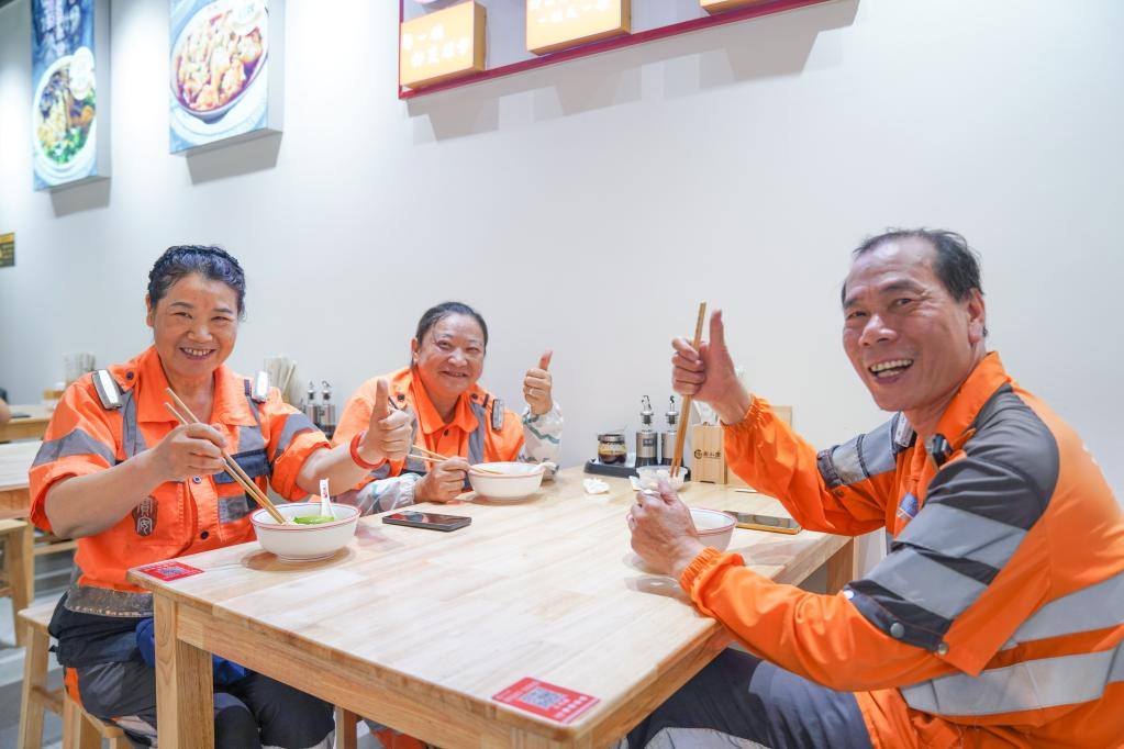 一碗热面的“双向奔赴”！在福海稔田，暖了胃更聚了心