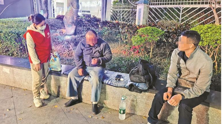 龙华织密临时遇困人员关爱救助网