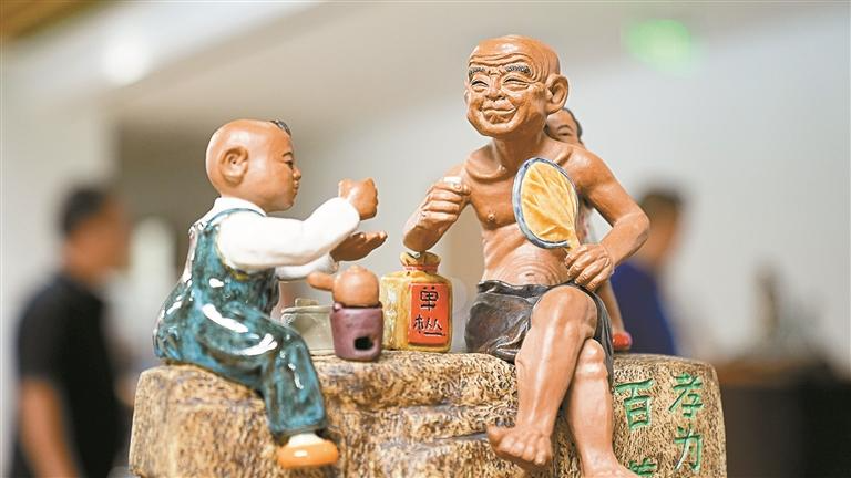 佛山石湾陶艺精品交流展在宝安航城开幕，72位陶艺家90余件精品亮相