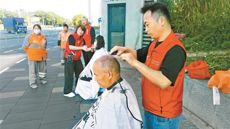 光明区社会组织党委推动党员志愿服务常态化