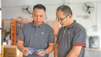工会圆我成长梦 我以真情暖工友 ——“深圳市五一劳动奖章”获得者、快递小哥黄国文的工会情