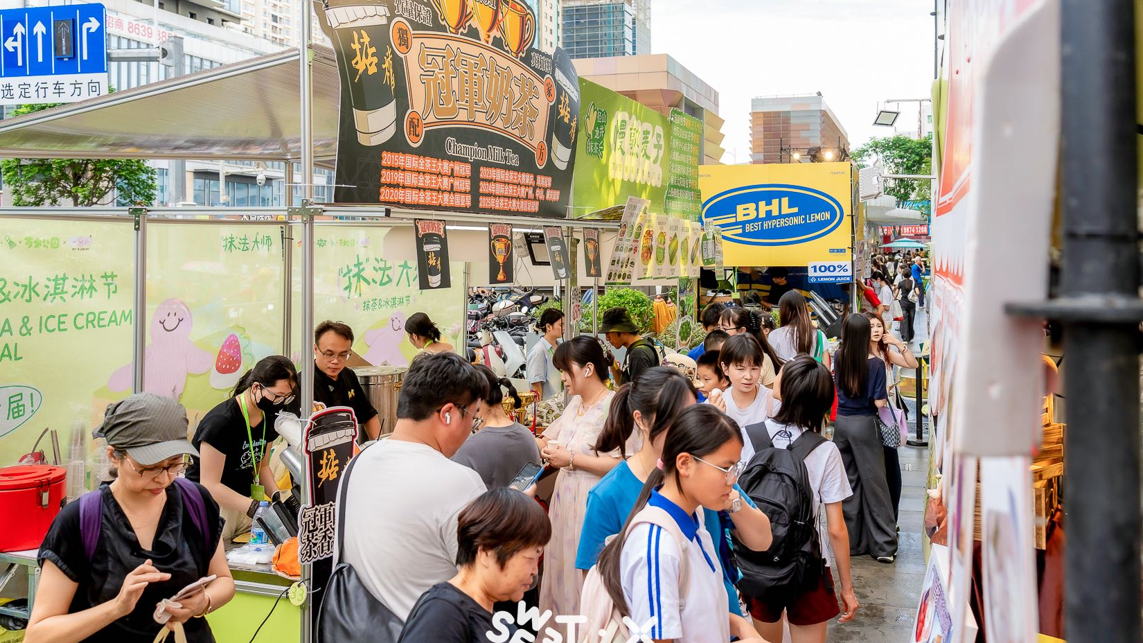 深圳大悦城1周年庆放大招！HELLO KITTY甜心派对+抹茶市集，周末速冲