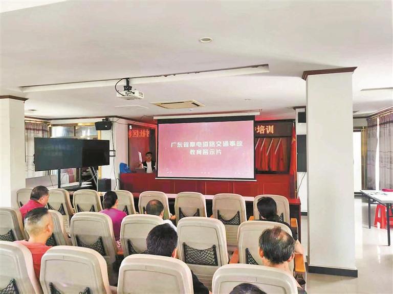 光明深入开展电动自行车交通安全综合治理