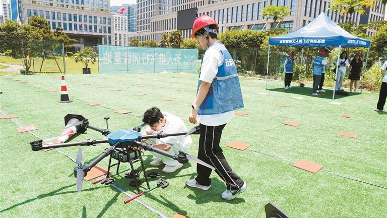 发放低空飞行卷催生深圳首条空中公园观光线 光明奏响低空协奏曲