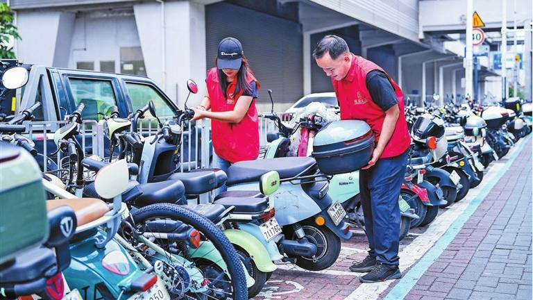 六街道出实招治理电单车 让城区颜值更高交通更顺