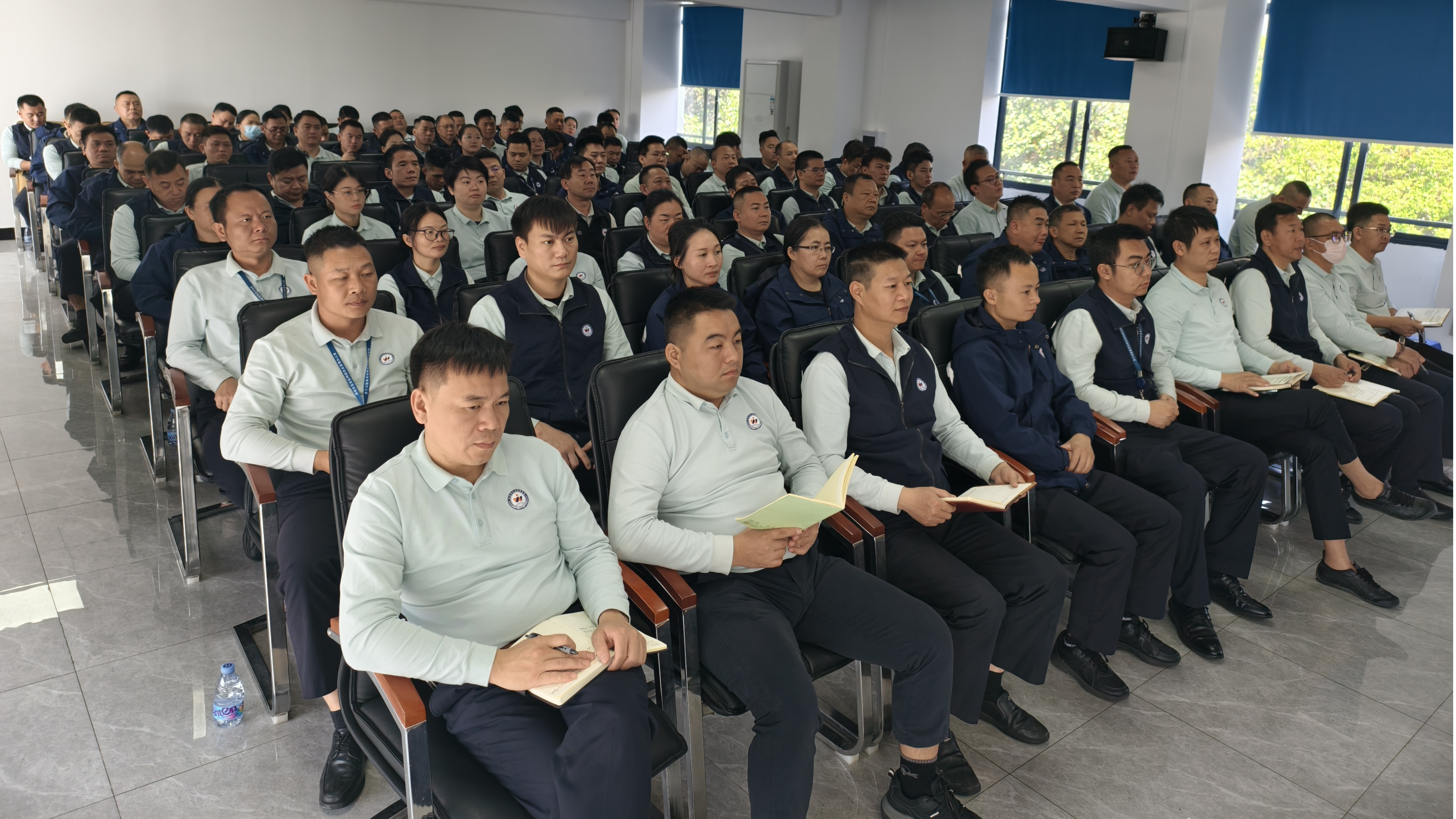 福海网格吹响“警网楼”联动春季行动冲锋号