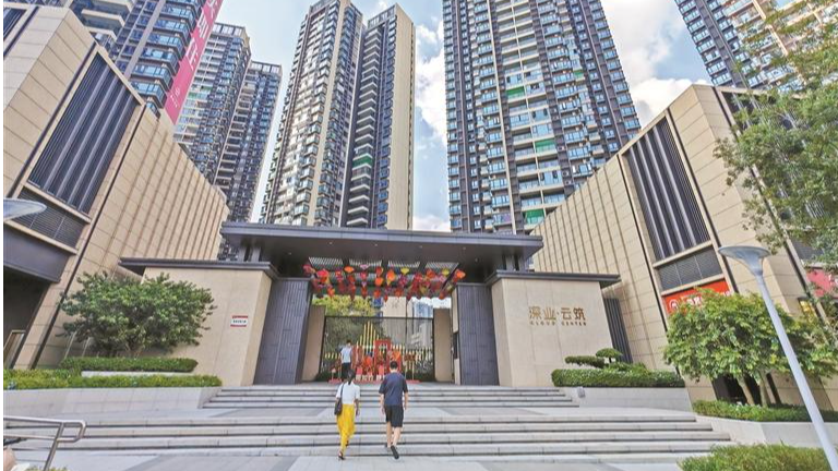 传统销售旺季叠加楼市新政落地，来光明看房的人更多了